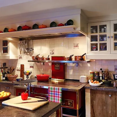 Bed & Breakfast Huyze Elimonica 4*